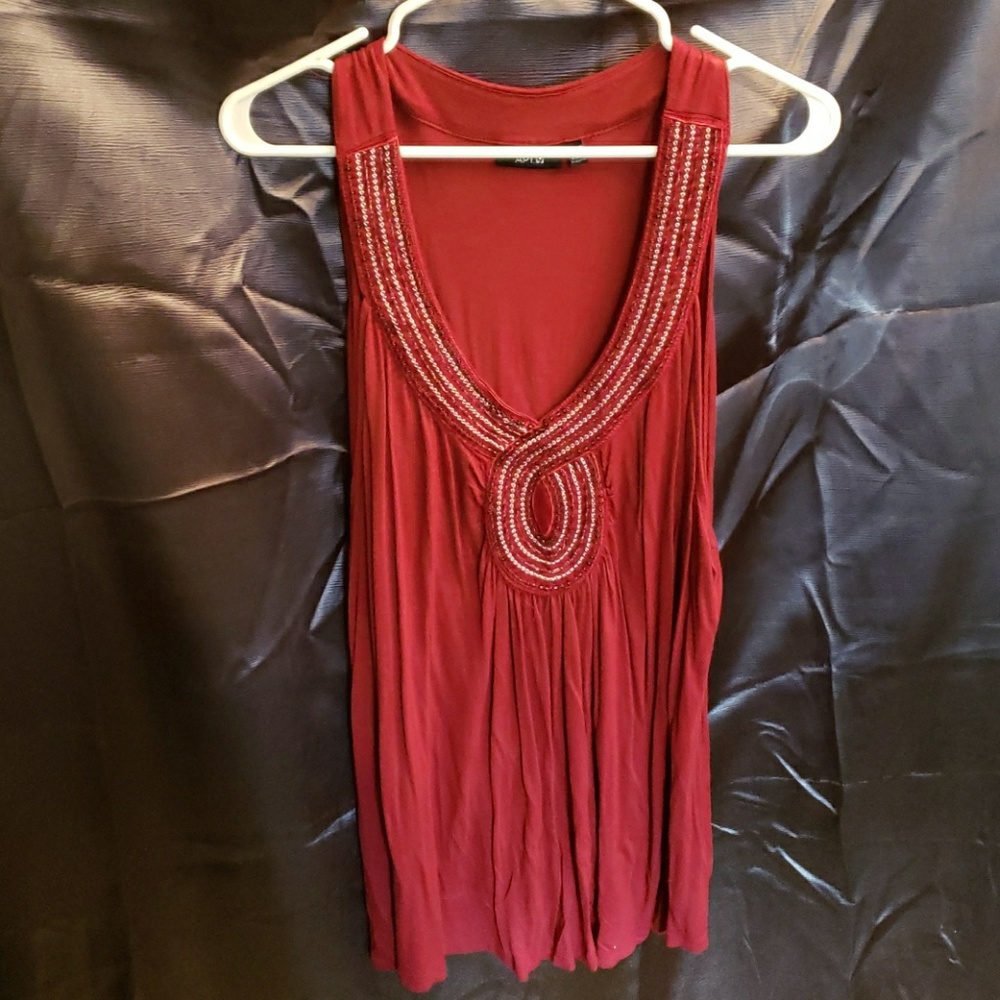 🛍Apt 9. Red top 3x w detail
